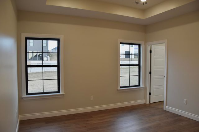 16600 KLINTON DR, Boonville, MO 65233