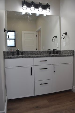 16600 KLINTON DR, Boonville, MO 65233