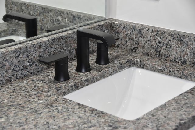 16600 KLINTON DR, Boonville, MO 65233