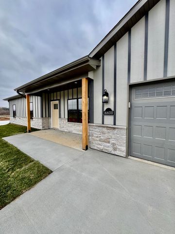 16600 KLINTON DR, Boonville, MO 65233
