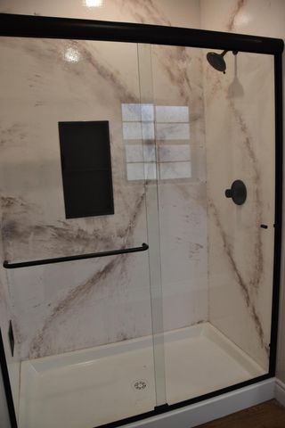 16600 KLINTON DR, Boonville, MO 65233