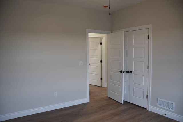 16600 KLINTON DR, Boonville, MO 65233