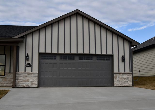 16600 KLINTON DR, Boonville, MO 65233