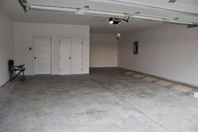 16600 KLINTON DR, Boonville, MO 65233