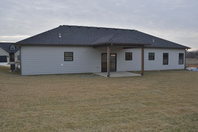 16600 KLINTON DR, Boonville, MO 65233