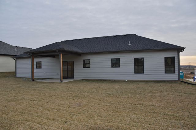 16600 KLINTON DR, Boonville, MO 65233