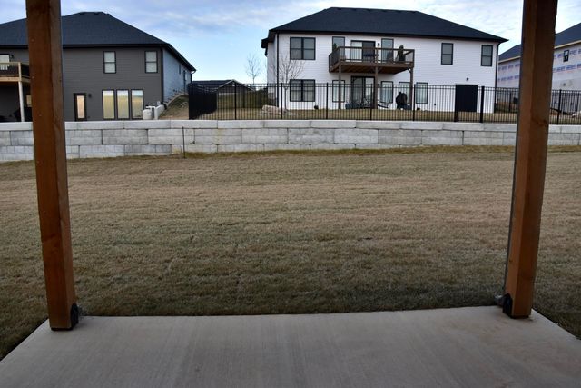 16600 KLINTON DR, Boonville, MO 65233