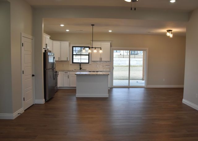 16600 KLINTON DR, Boonville, MO 65233