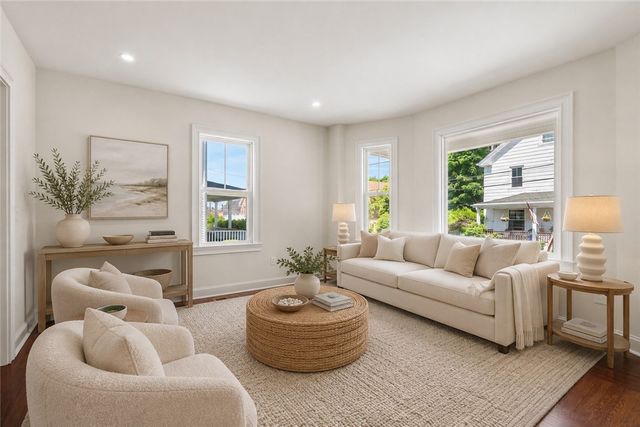 21 Russell Avenue, Newport, RI 02840