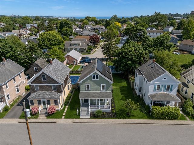 21 Russell Avenue, Newport, RI 02840