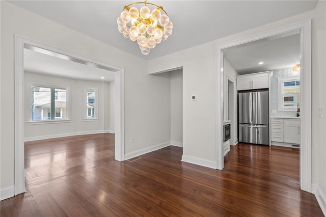 21 Russell Avenue, Newport, RI 02840
