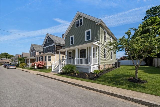 21 Russell Avenue, Newport, RI 02840