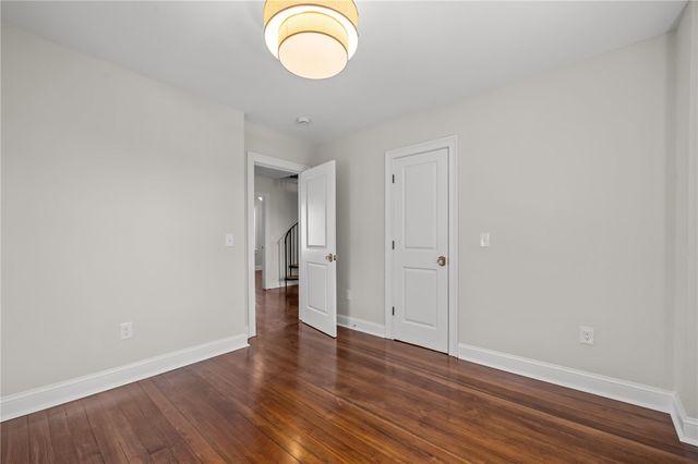 21 Russell Avenue, Newport, RI 02840
