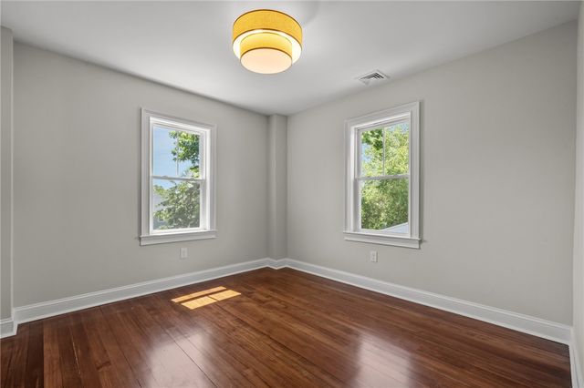 21 Russell Avenue, Newport, RI 02840