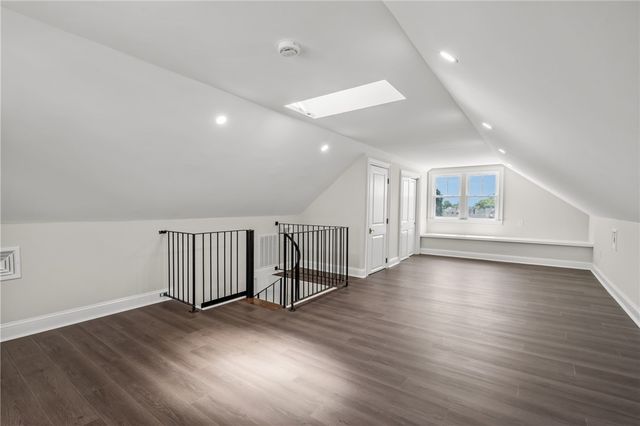 21 Russell Avenue, Newport, RI 02840