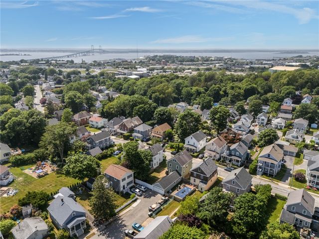 21 Russell Avenue, Newport, RI 02840