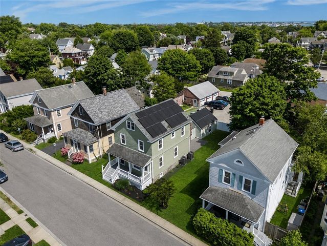 21 Russell Avenue, Newport, RI 02840