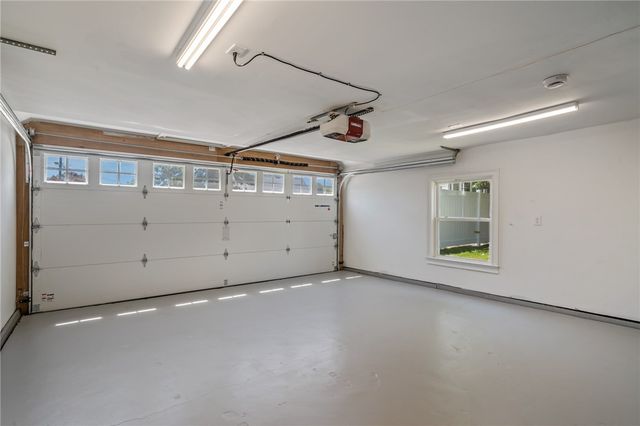 21 Russell Avenue, Newport, RI 02840