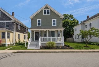 21 Russell Avenue, Newport, RI 02840