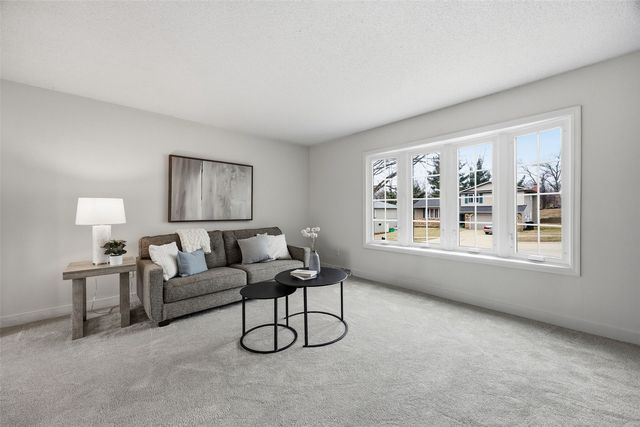 3008 Circle Hill Court NE, Cedar Rapids, IA 52402