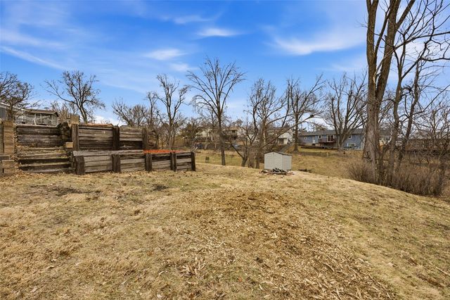 3008 Circle Hill Court NE, Cedar Rapids, IA 52402