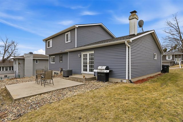 3008 Circle Hill Court NE, Cedar Rapids, IA 52402