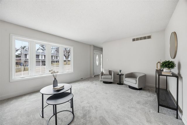 3008 Circle Hill Court NE, Cedar Rapids, IA 52402