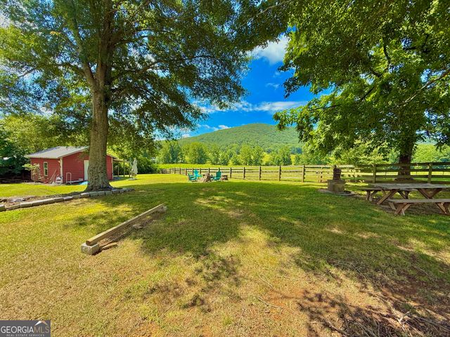 2206 Skitts Mountain Road, Cleveland, GA 30528