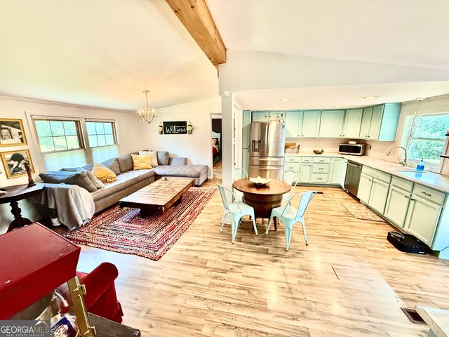 2206 Skitts Mountain Road, Cleveland, GA 30528
