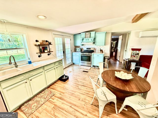 2206 Skitts Mountain Road, Cleveland, GA 30528