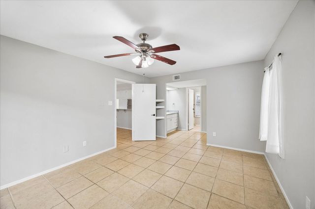 2 Goldthread Court, The Woodlands, TX 77381