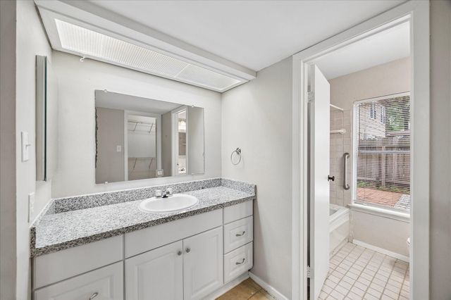2 Goldthread Court, The Woodlands, TX 77381