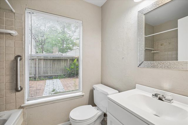 2 Goldthread Court, The Woodlands, TX 77381