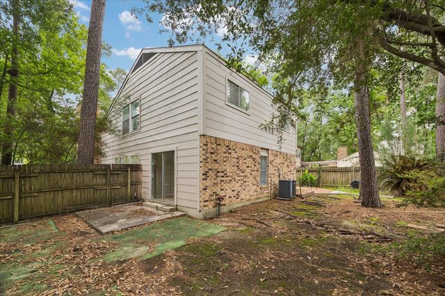 2 Goldthread Court, The Woodlands, TX 77381