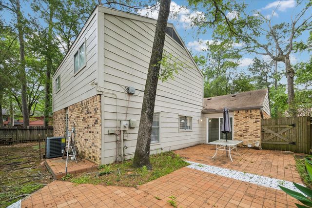 2 Goldthread Court, The Woodlands, TX 77381