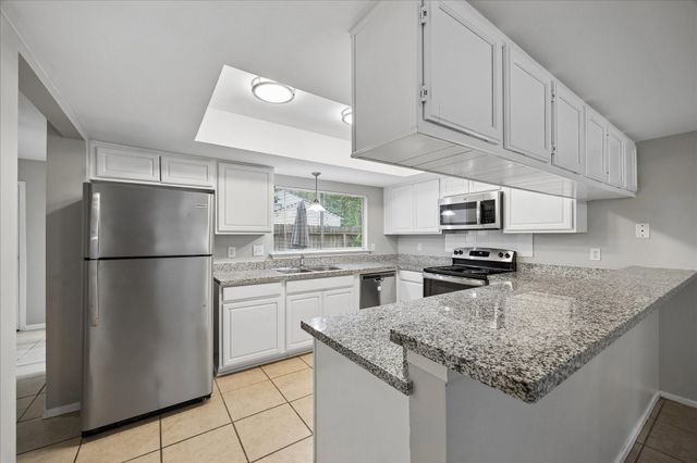2 Goldthread Court, The Woodlands, TX 77381