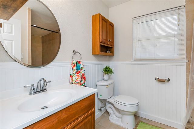 1719 SANTA FE, Kingsville, TX 78363