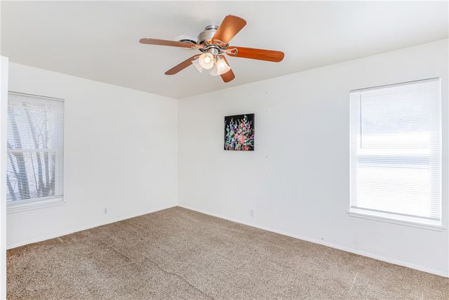 1719 SANTA FE, Kingsville, TX 78363