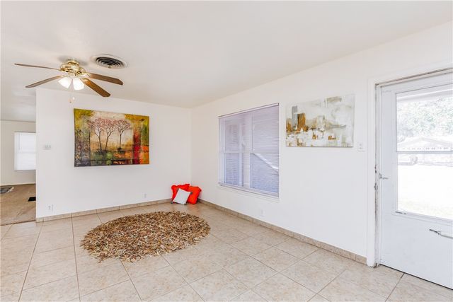 1719 SANTA FE, Kingsville, TX 78363