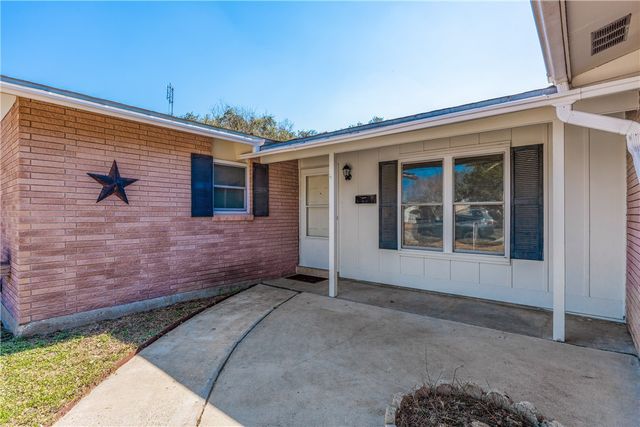 1719 SANTA FE, Kingsville, TX 78363