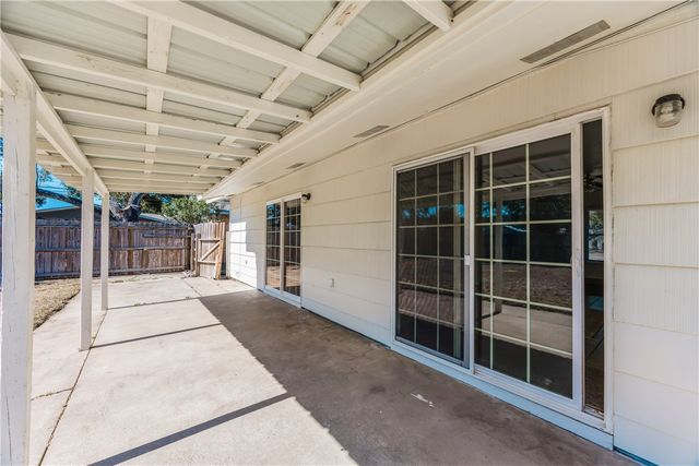 1719 SANTA FE, Kingsville, TX 78363