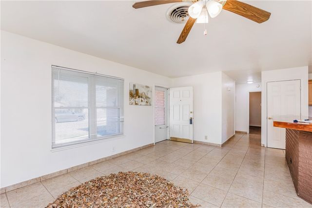 1719 SANTA FE, Kingsville, TX 78363