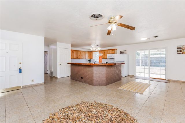 1719 SANTA FE, Kingsville, TX 78363