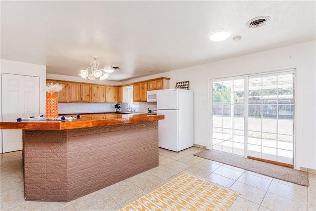 1719 SANTA FE, Kingsville, TX 78363