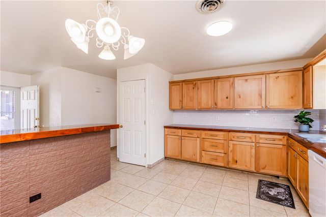 1719 SANTA FE, Kingsville, TX 78363