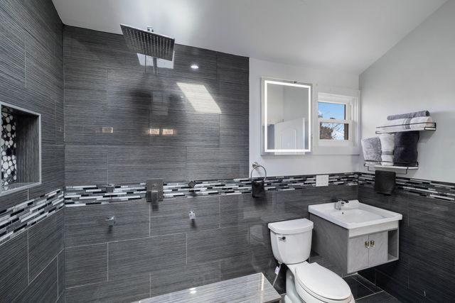 819 Campbell AVE, Roanoke, VA 24016