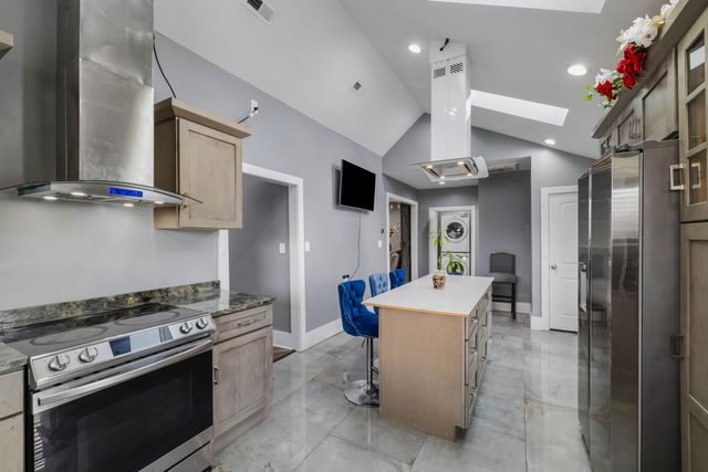 819 Campbell AVE, Roanoke, VA 24016