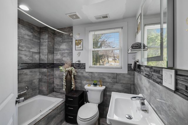 819 Campbell AVE, Roanoke, VA 24016