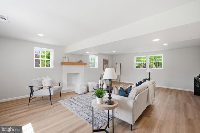 813 BRANFORD CIR, Lutherville Timonium, MD 21093