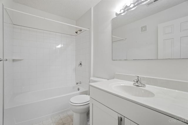 12061 Carrington Lane, Loveland, OH 45140